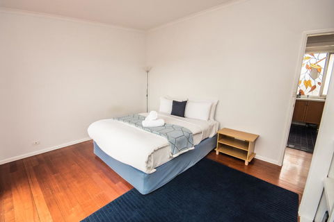 Ocean View Getaway - Your Accommodation 3