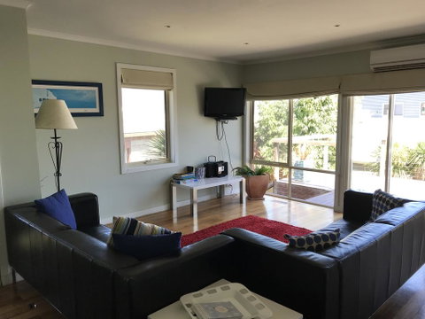 OCEAN VIEWS - Your Accommodation 1