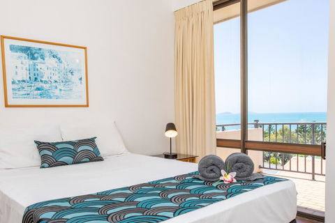 OCEAN VIEWS 10 - Your Accommodation 0