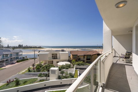 Ocean Views Unit 15 - The Entrance, NSW - Your Accommodation 2