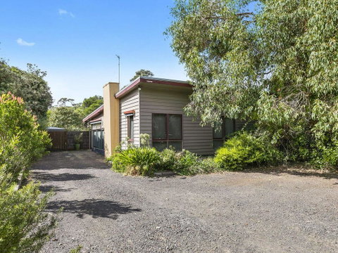 OCEANS 12 - ANGLESEA - Your Accommodation 0