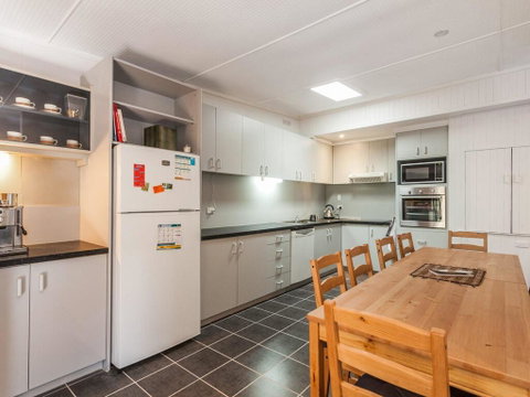 OCEANS 12 - ANGLESEA - Your Accommodation 3