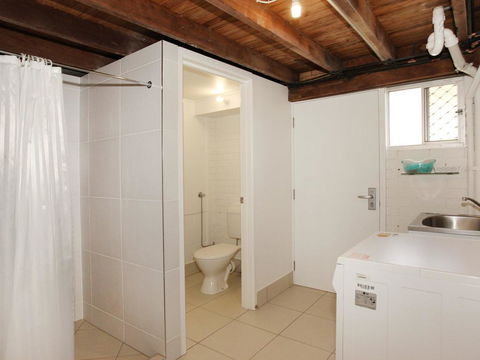 Oloway 40 - 2 BDRM Pet Friendly,  Budget Home - Your Accommodation 3
