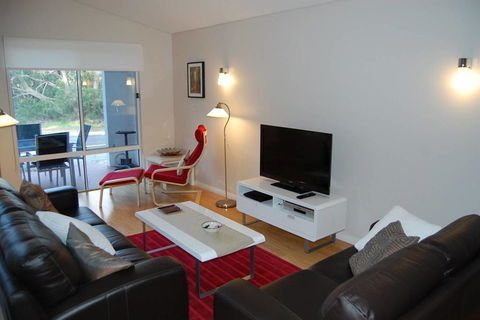 On The Edge Of The Forest - Your Accommodation 2