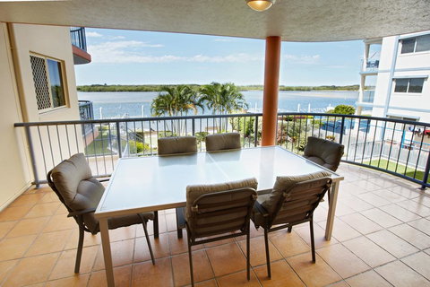 On The River Apartments - Your Accommodation 1