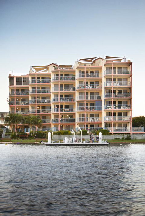 On The River Apartments - Your Accommodation 3