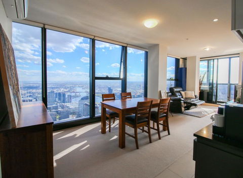 ON TOP OF THE WORLD - BEST VIEWS IN MELBOURNE !! - Your Accommodation 1
