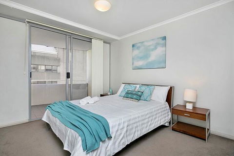 One Bedroom Apartment Atchison St(L1006) - Your Accommodation 2