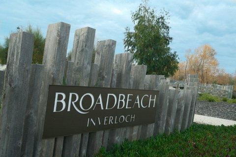 ONE LEVEL AT BROADBEACH RESORT - Your Accommodation 0