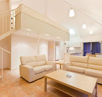 Osprey Holiday Village Unit 105 - Tranquil 3 Bedroom Holiday Villa with a Pool in the Complex - Your Accommodation
