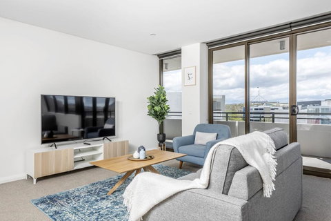 Oversized Luxe 1 Bedder - Amazing Barton - Gym - Your Accommodation 2