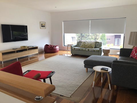 Pacific Paradise - Your Accommodation 1