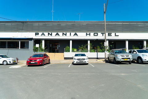 Panania Hotel - Your Accommodation 0