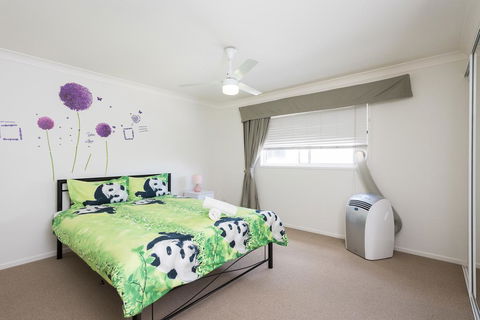 Panda Holiday -Close Mountain Ocean Pet Friendly - Your Accommodation 0
