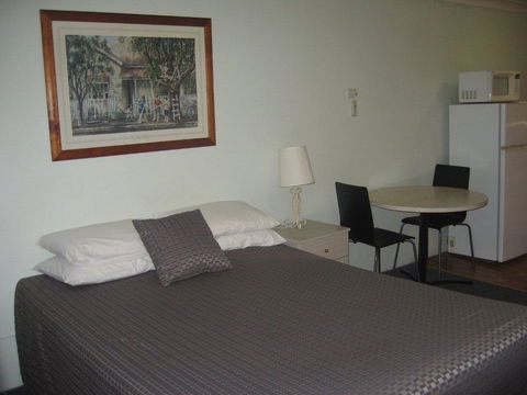 Paramount Motel - Your Accommodation 2