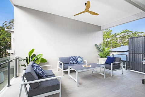 Park Avenue Terrace House Sleeps 9 - Your Accommodation 2