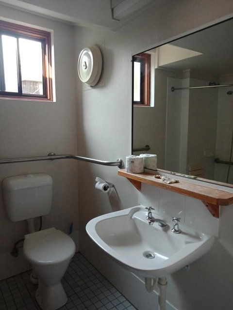 Parkway Motel - Your Accommodation 3