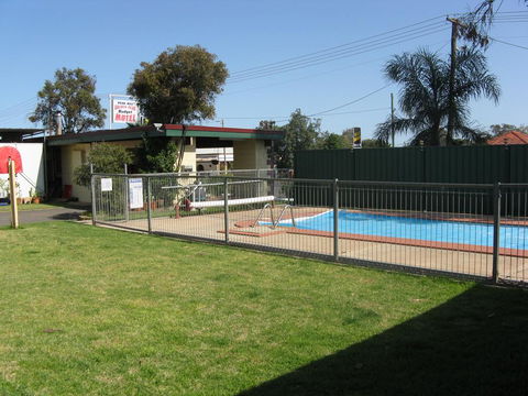 Peak Hill Golden Peak Budget Motel - Your Accommodation 2