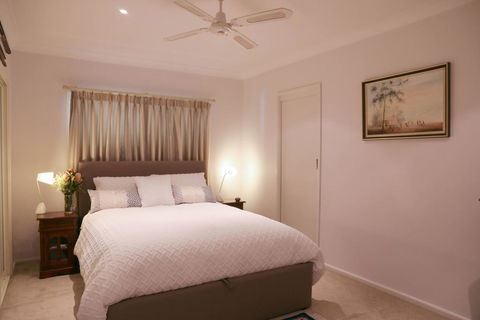 Pelican Beach House Narrawallee - Your Accommodation 1