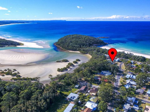 Pelican Beach House Narrawallee - Your Accommodation 0