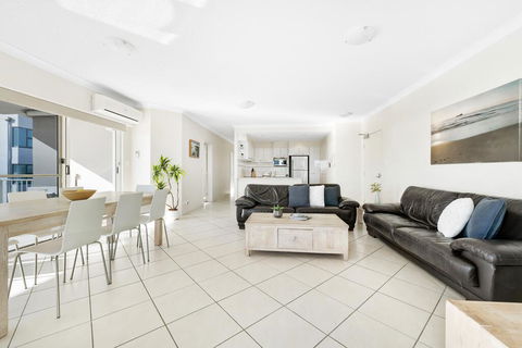 Penthouse - Private Rooftop Spa - Your Accommodation 2