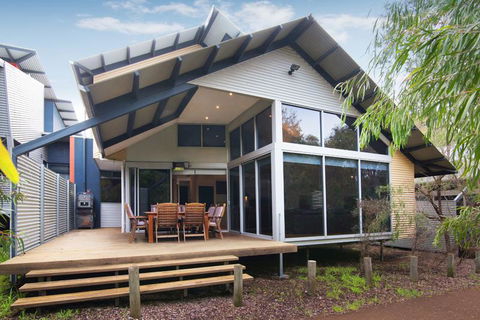 PEPPY TREE HOUSE - Your Accommodation 3