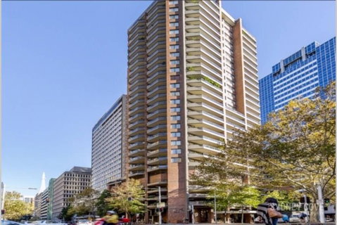 Perfect City Location. Immaculate Apartment With Parking - Your Accommodation 0