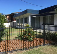 Pet Friendly home walking distance to Surf Beach - North St Woorim - Your Accommodation