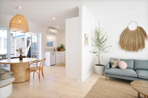 Pine At Arlo's - Refined Luxury In Glenelg - Your Accommodation 2