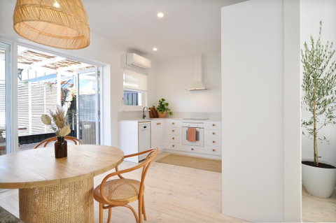 Pine At Arlo's - Refined Luxury In Glenelg - Your Accommodation 3