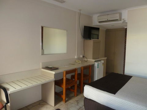 Pioneer Lodge Motel - Your Accommodation 2