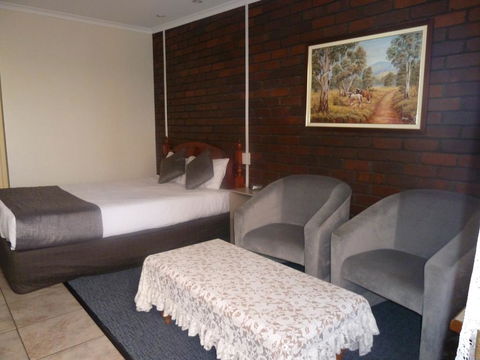 Pioneer Lodge Motel - Your Accommodation 1