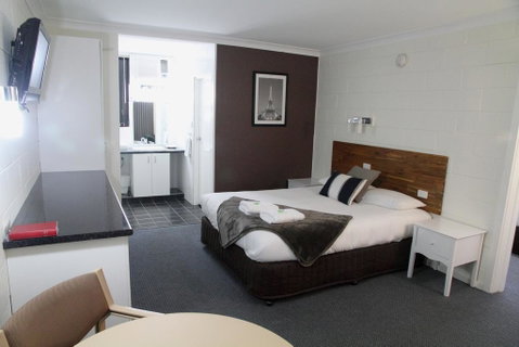 Plainsman Motel - Your Accommodation 1