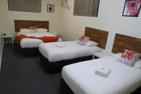 Plainsman Motel - Your Accommodation 2