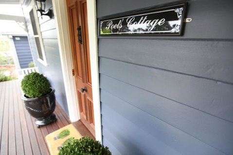 Poet's Cottage - Fireplace, Close To Treks - Your Accommodation 2