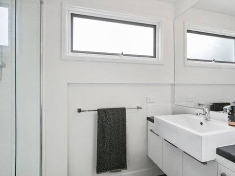 Point Roadknight Villa 3 - Your Accommodation 2