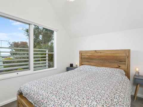 Point Roadknight Villa 3 - Your Accommodation 3