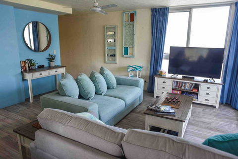 Pool, Tennis, Alexandra Headlands Oceanfront Resort - Your Accommodation 1