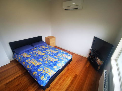 Private Luxury Bedroom - Your Accommodation 0