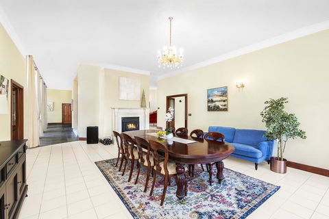 Razorback Holiday House With Incredible Views - Your Accommodation 3