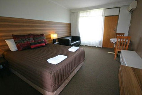 Red Cedars Motel - Your Accommodation 2