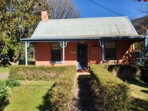 Redruth - 2 Bedroom Cottage Situated In Wandiligong - Your Accommodation 0
