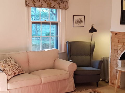 Redruth - 2 Bedroom Cottage Situated In Wandiligong - Your Accommodation 2