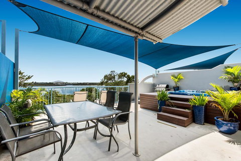 Reflections Holiday Apartments - Your Accommodation 1