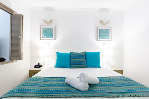 REGAL 32 APARTMENT - SPA BATH - Macrossan St - Your Accommodation 1