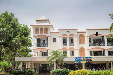 REGAL 32 APARTMENT - SPA BATH - Macrossan St - Your Accommodation 3