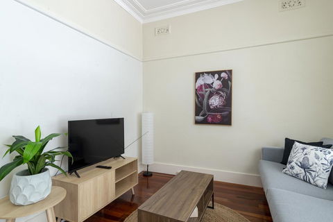 RELAXED FAMILY HOME WILLOUGHBY - Your Accommodation 2