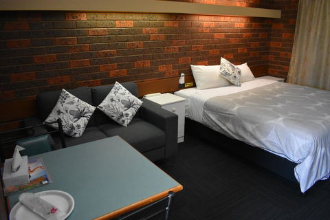 Riviana Motel - Your Accommodation 0
