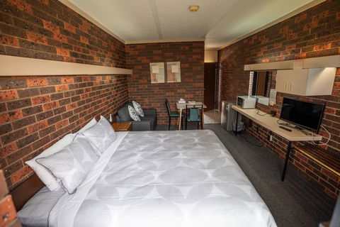Riviana Motel - Your Accommodation 3