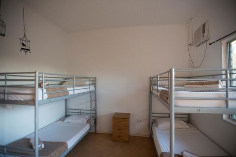 Roey Backpackers And Party Bar - Your Accommodation 2
